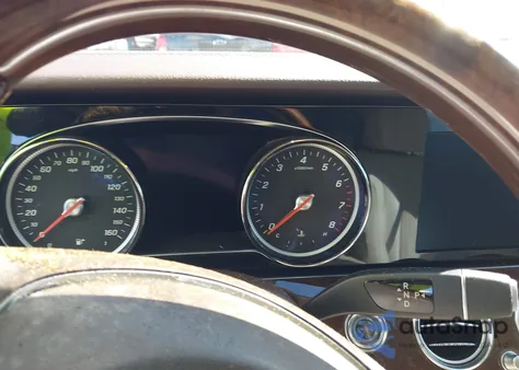 2017 Mercedes-Benz E 300 из США, поврежденный, VIN WDDZF4JB2HA137353